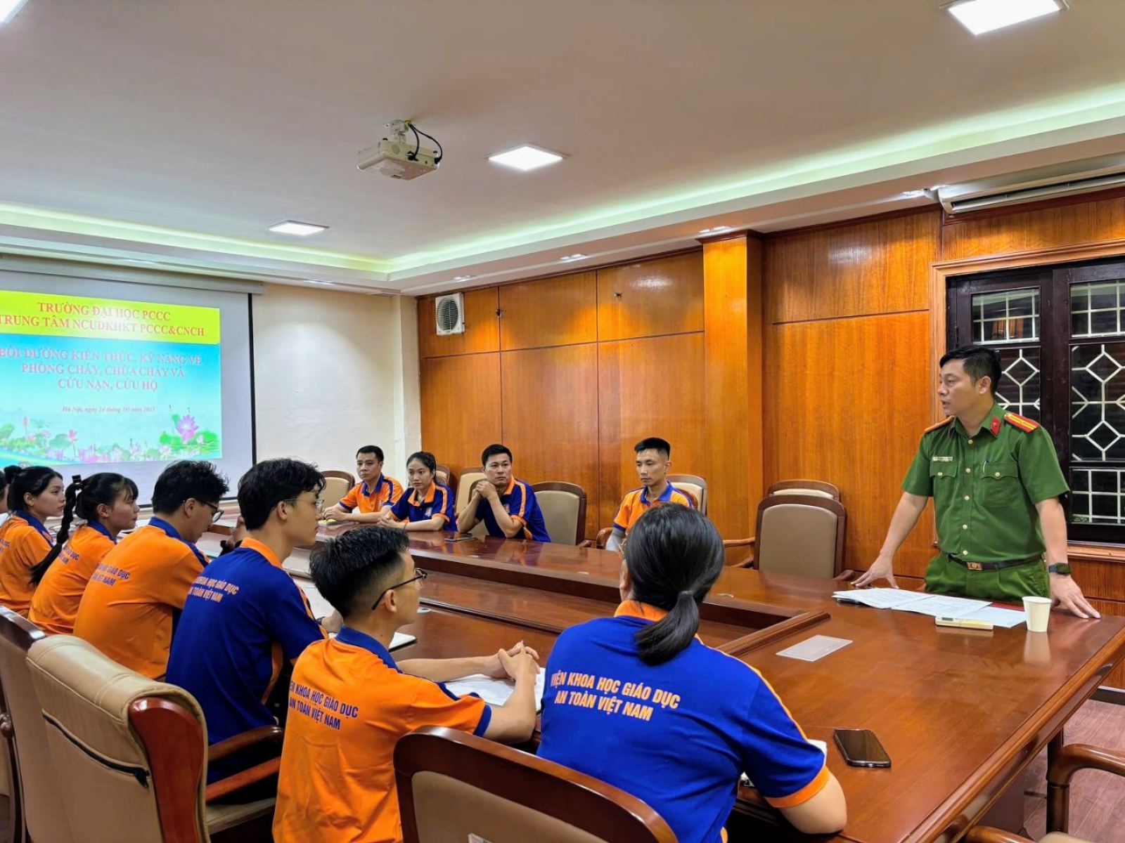 Trung tâm NCƯD KHKT phòng cháy, chữa cháy, cứu nạn, cứu hộ tổ chức triển khai kế hoạch bồi dưỡng nâng cao nghiệp vụ PCCC, CNCH dành cho cán bộ, nhân viên CTCP Khoa học an toàn Ninh Bình và Viện KHGD an toàn Việt Nam chi nhánh Tây Bắc năm 2025